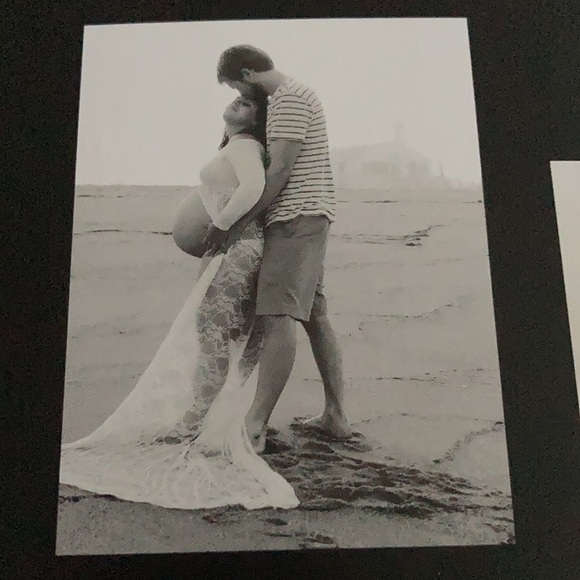 Lace maternity long sleeve open split gown - Picture 10 of 10